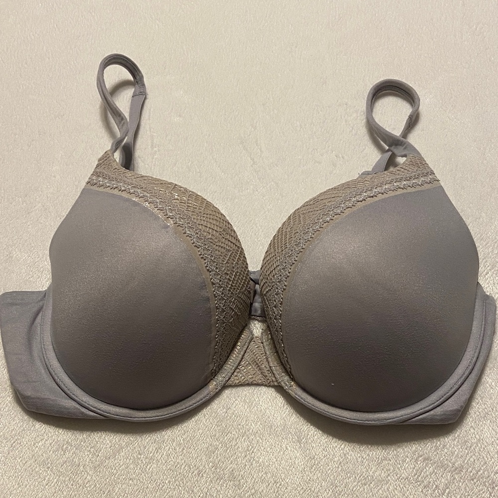Victoria’s Secret Body by Victoria Perfect Shape Two-Way Lavender/Champagne Bra